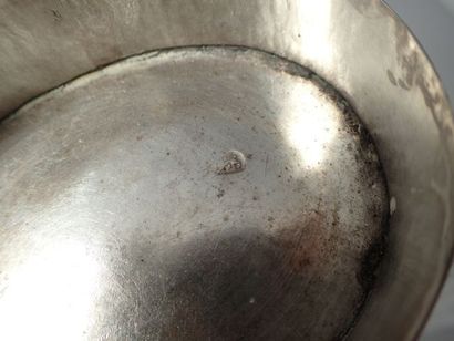 Boîte ovale en argent gravée des initiales...