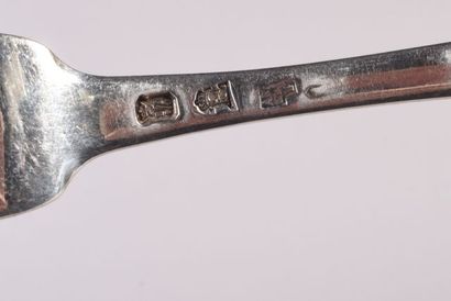 2 fourchettes en argent, modèle uniplat....