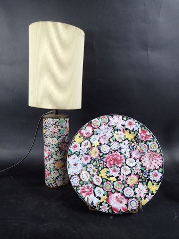 Lot de deux porcelaines, comprenant une assiette...