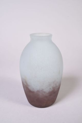 L'ELF. Vase en verre marmoréen gris nuancé...
