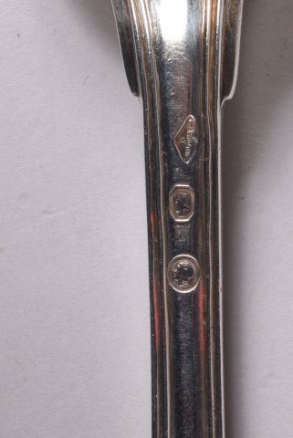 Ensemble de couverts de table en argent modèle...