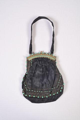 Sac en tissu noir rebrodé de perles à l'imitation...