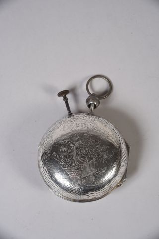 Importante montre à coque en argent gravée...