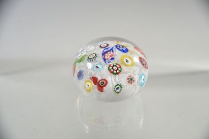 Baccarat. Presse-papiers signé et daté B...