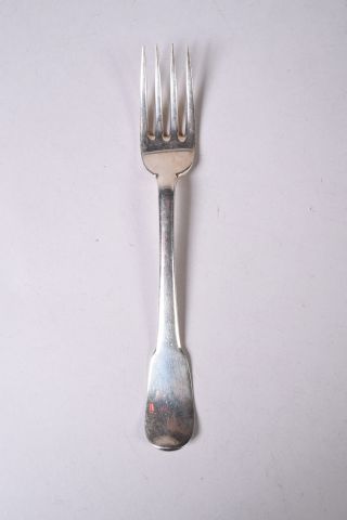 Une fourchette en argent, modèle uniplat,...