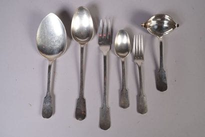 Ensemble de couverts de service en argent,...