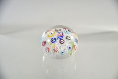 Baccarat. Presse-papiers signé et daté B...