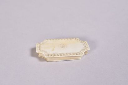 Petite boîte rectangulaire à écoinçons en...