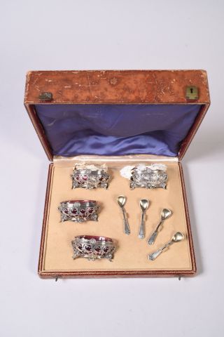 Coffret en cuir fauve doré aux petits fers...