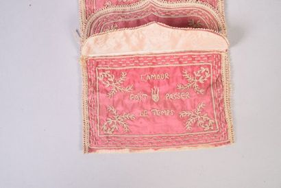 Pochette à deux volets à rabats garnie de...