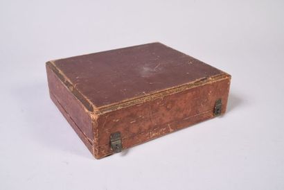 Coffret en cuir fauve doré aux petits fers...