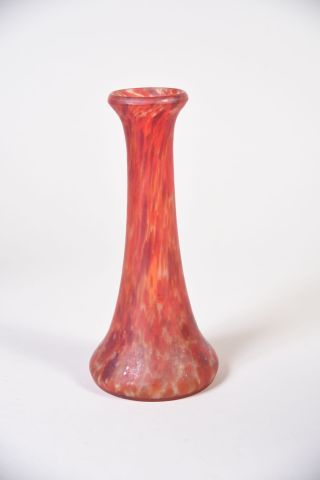 Vase tronconique en verre marmoréen rouge,...