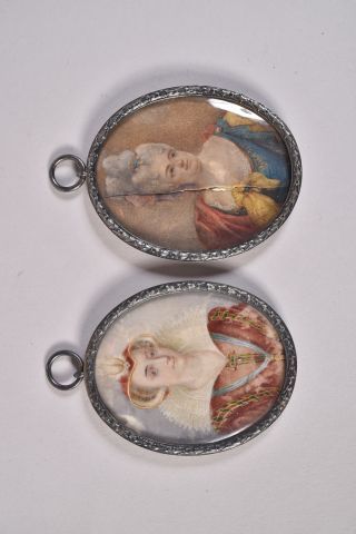 Deux miniatures formant pendants représentant...