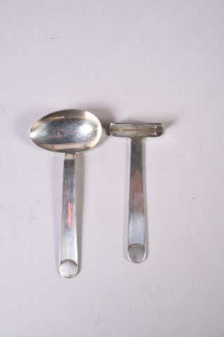Couvert à bouillie en argent, modèle à filet,...