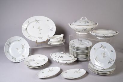 LIMOGES

Partie de service en porcelaine...