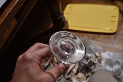 SAINT LOUIS. Partie de service de verres...