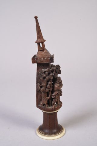 Sujet en buis sculpté et ajouré d'une scène...