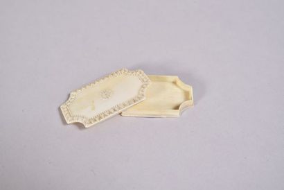 Petite boîte rectangulaire à écoinçons en...