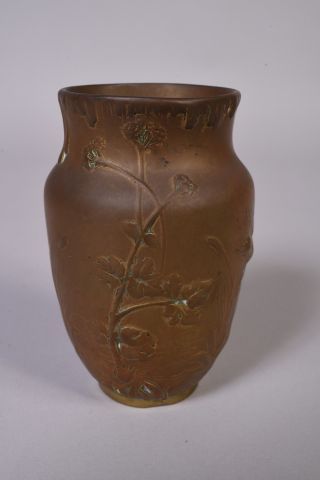 Alexandre VIBERT (1847-1909). Vase en bronze...