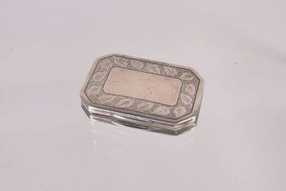 Petite vinaigrette en argent, de forme octogonale,...