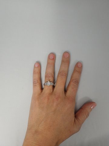 Bague joaillerie en or gris (750 millièmes)...