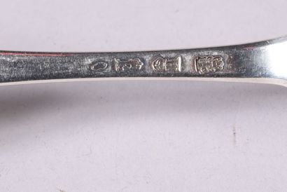 Suite de deux fourchettes en argent, modèle...