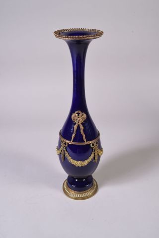 Grand vase en porcelaine bleu nuit dit bleu...