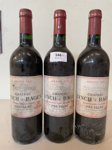 3 bouteilles Château Lynch Bages 1998 Pauillac,...