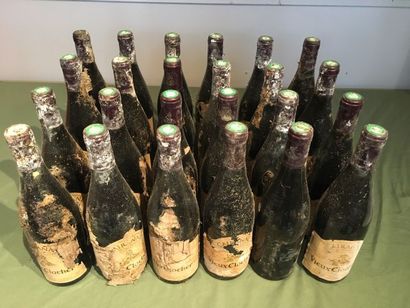 24 bouteilles Cairanne Vieux Clocher 2001...