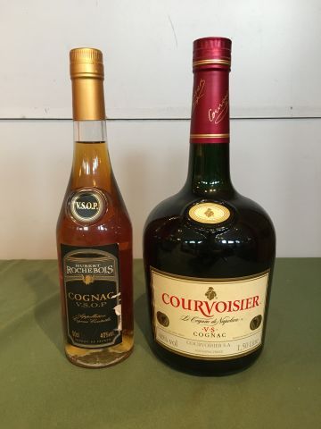 1 magnum : Cognac Courvoisier V.S, niveau...