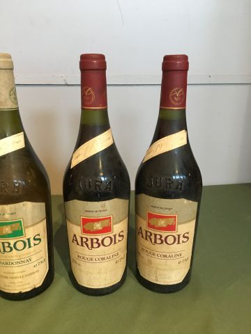 2 bouteilles : Côtes du Jura Poulsard 1992...