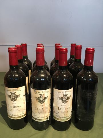 12 bouteilles Les Reaux 2005 Bordeaux, en...