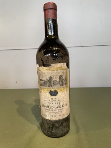 1 bouteille Château Léoville Las Cases 1944...
