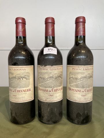 3 bouteilles Domaine de Chevalier 1992 Pessac...