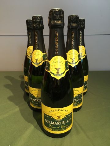 6 bouteilles Champagne G.H Martel Co Cœur...