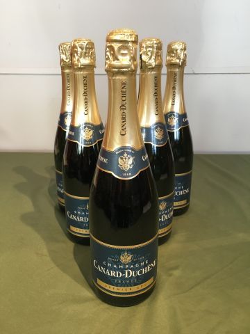 6 bouteilles Champagne Canard Duchêne 1er...