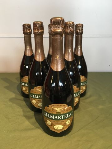 6 bouteilles Champagne G.H Martel Co Tradition...