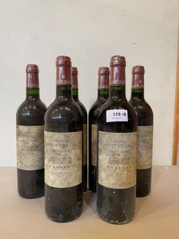 6 bouteilles Château Petit Village 1997 Pomerol,...