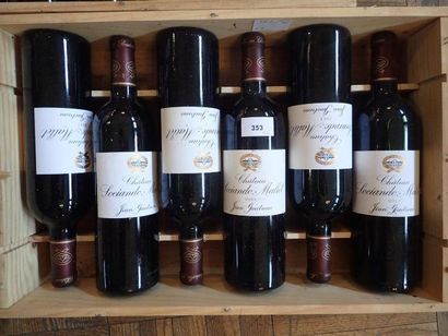 6 Bouteilles Château Sociando Mallet 2011...
