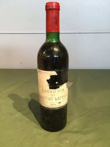 1 bouteille Château Latour 1974 Pauillac,...