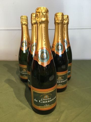 6 bouteilles Champagne Charles de Cazanove...