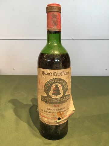 1 bouteille Château Angélus 1973 Saint Emilion,...
