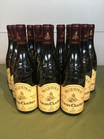 12 bouteilles Vacqueyras Vieux Clocher 2002...