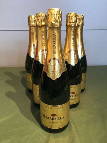 6 bouteilles Champagne G.H Martel Co Réserve...