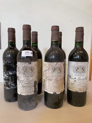 8 bouteilles Château Haut Batailley 1985...