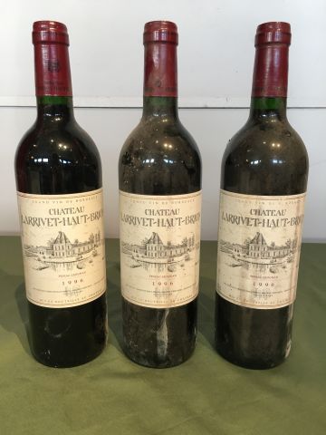 3 bouteilles Château Larrivet Haut Brion...
