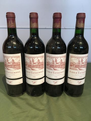 4 bouteilles Château Cos d'Estournel 1993...