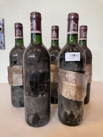 5 bouteilles Château La Tour Carnet 1985...