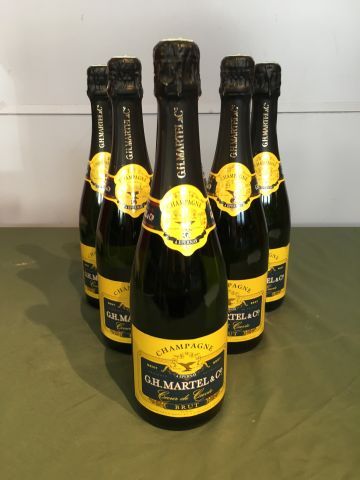 6 bouteilles Champagne G.H Martel Co Cœur...
