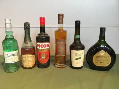 6 bouteilles Alcools divers : Très Vieille...